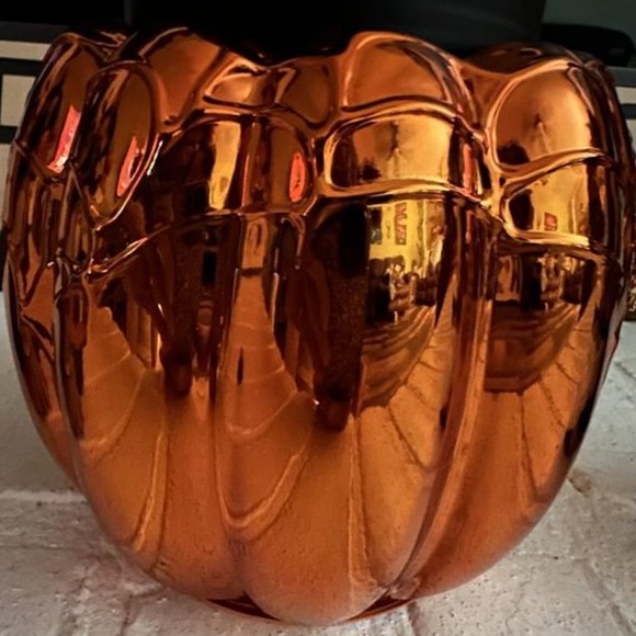 Bath & Body Works Halloween Pumpkin Candle Holder with Light up Glowing Skull - Picture 3 of 5